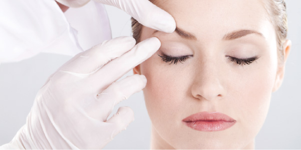 WHAT DOES A PLASTIC SURGERY CONSULTATION CONSIST OF?